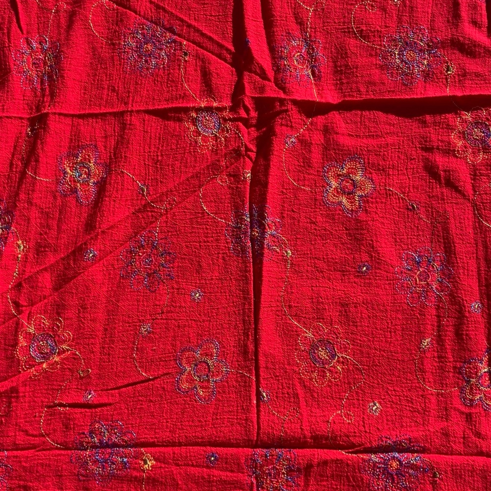Adorable vintage 90s red cotton gauze w/ rainbow floral embroidery fabric sewing - Picture 6 of 16